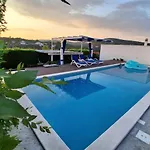 Luxury Sentada Vinišće