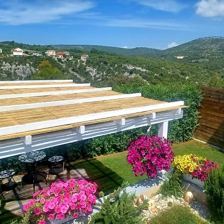 Willa Luxury Sentada