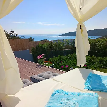 Luxury Sentada Villa Vinisce