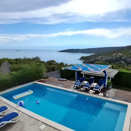 Luxury Sentada Willa *