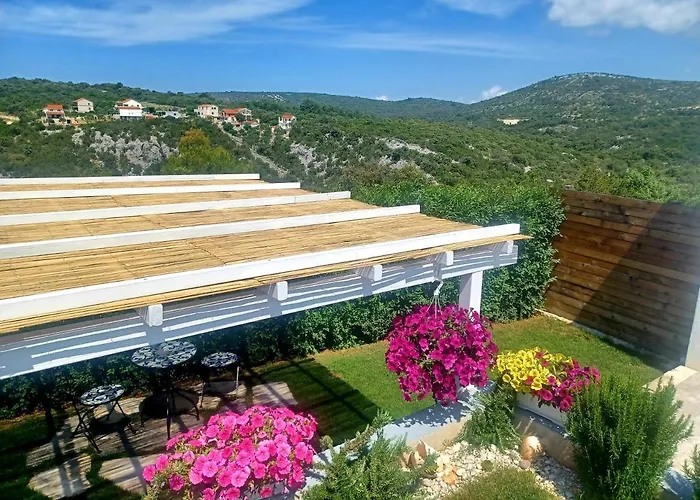 فيلة Luxury Sentada