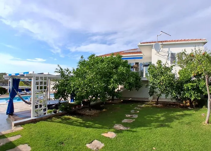 فيلة Luxury Sentada *